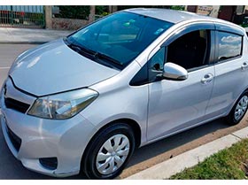 TOYOTA VITZ - foto
