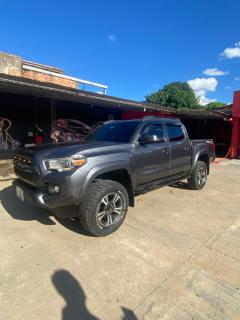 TOYOTA TACOMA - foto