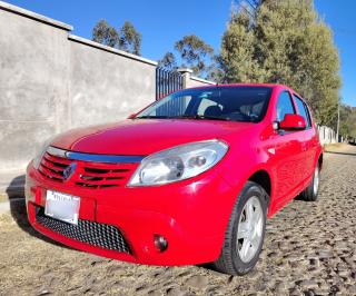 RENAULT SANDERO - foto
