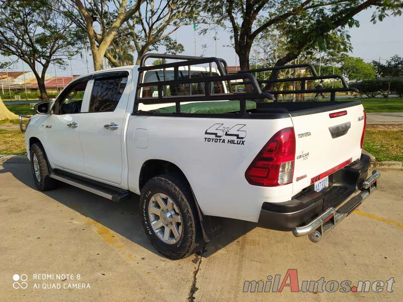 toyota-hilux-de-2016-en-santa-cruz-bolivia